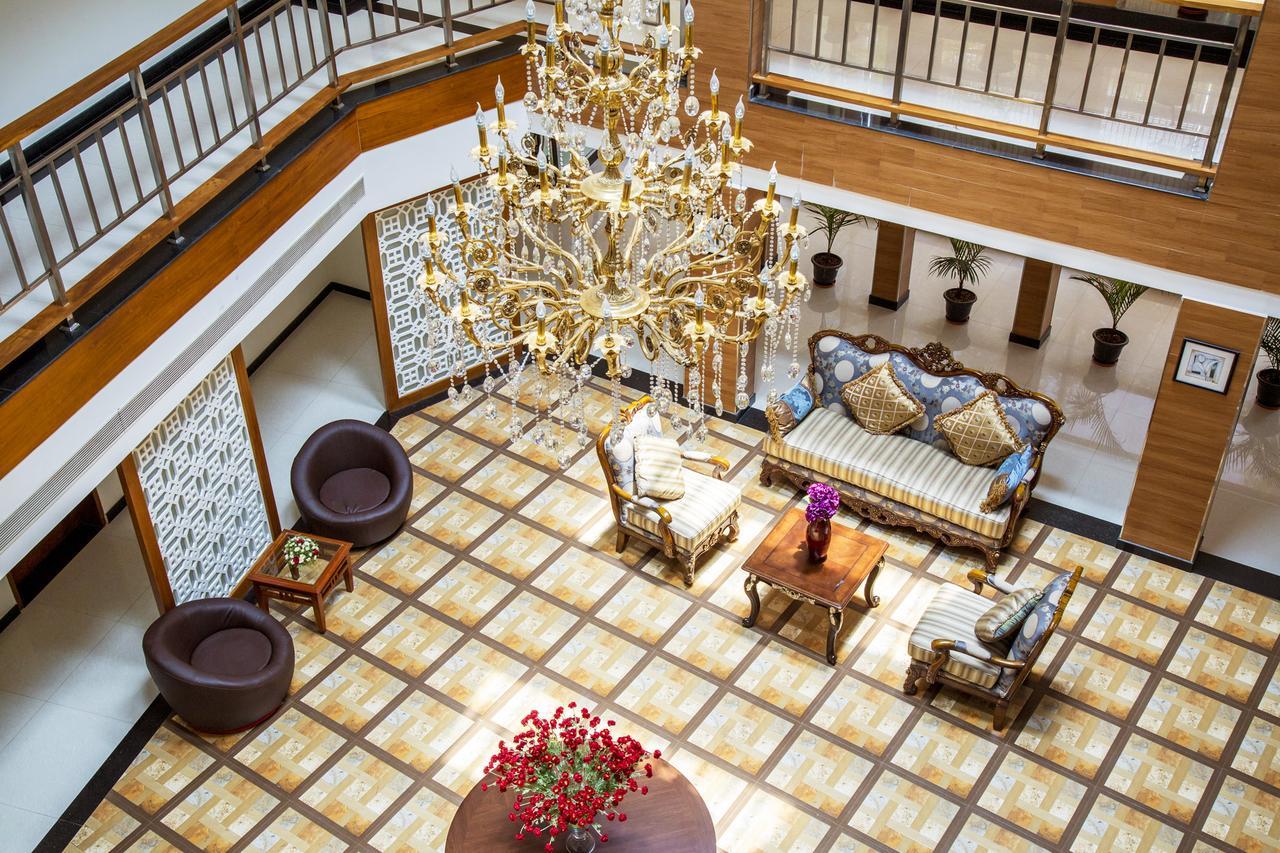 Hill Palace Hotel & Spa Kochi Exterior foto